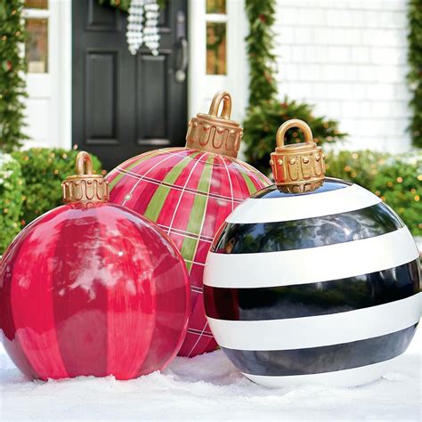 homemade outdoor christmas ornaments.